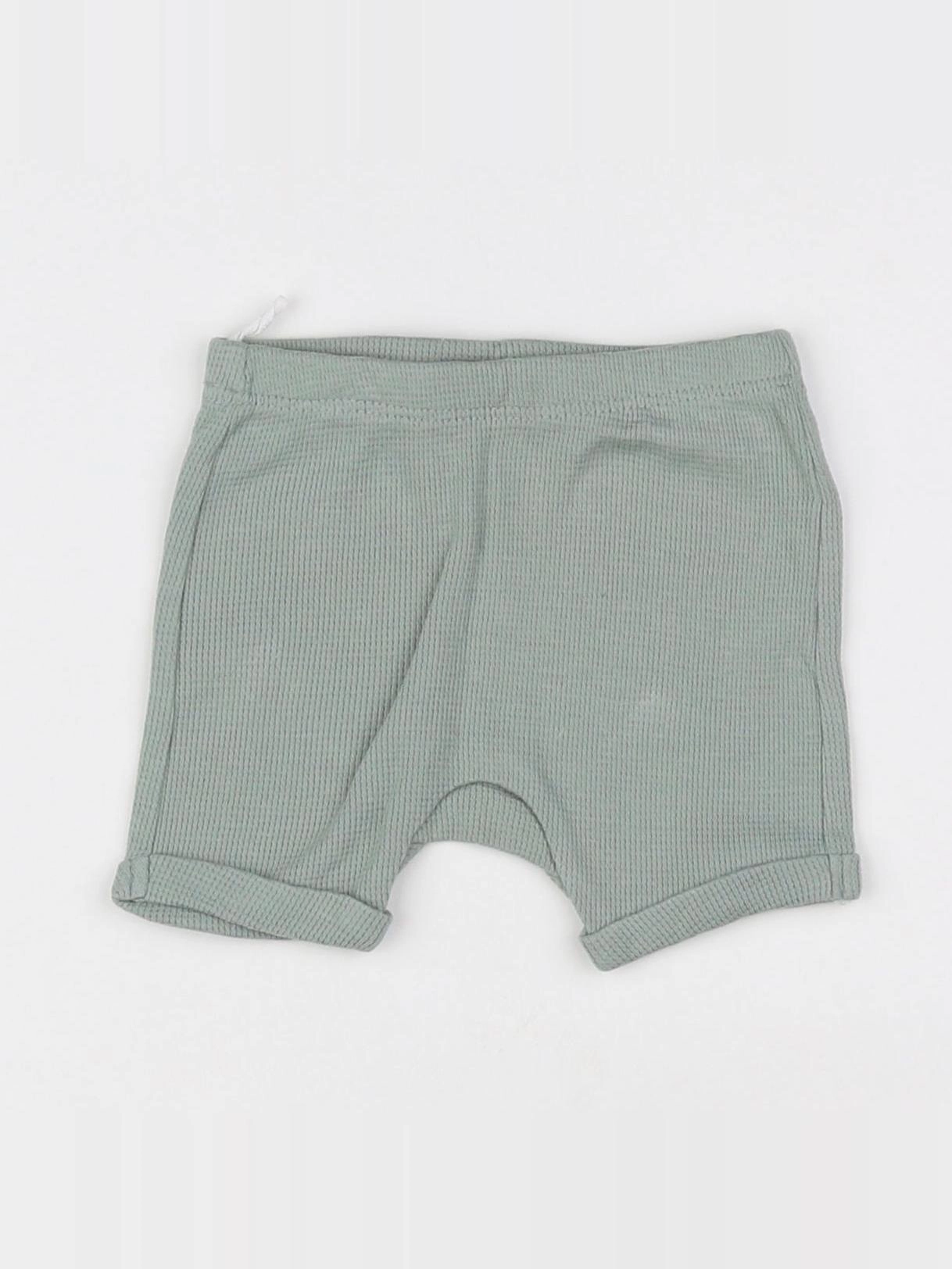 H&M - short vert - 3 mois
