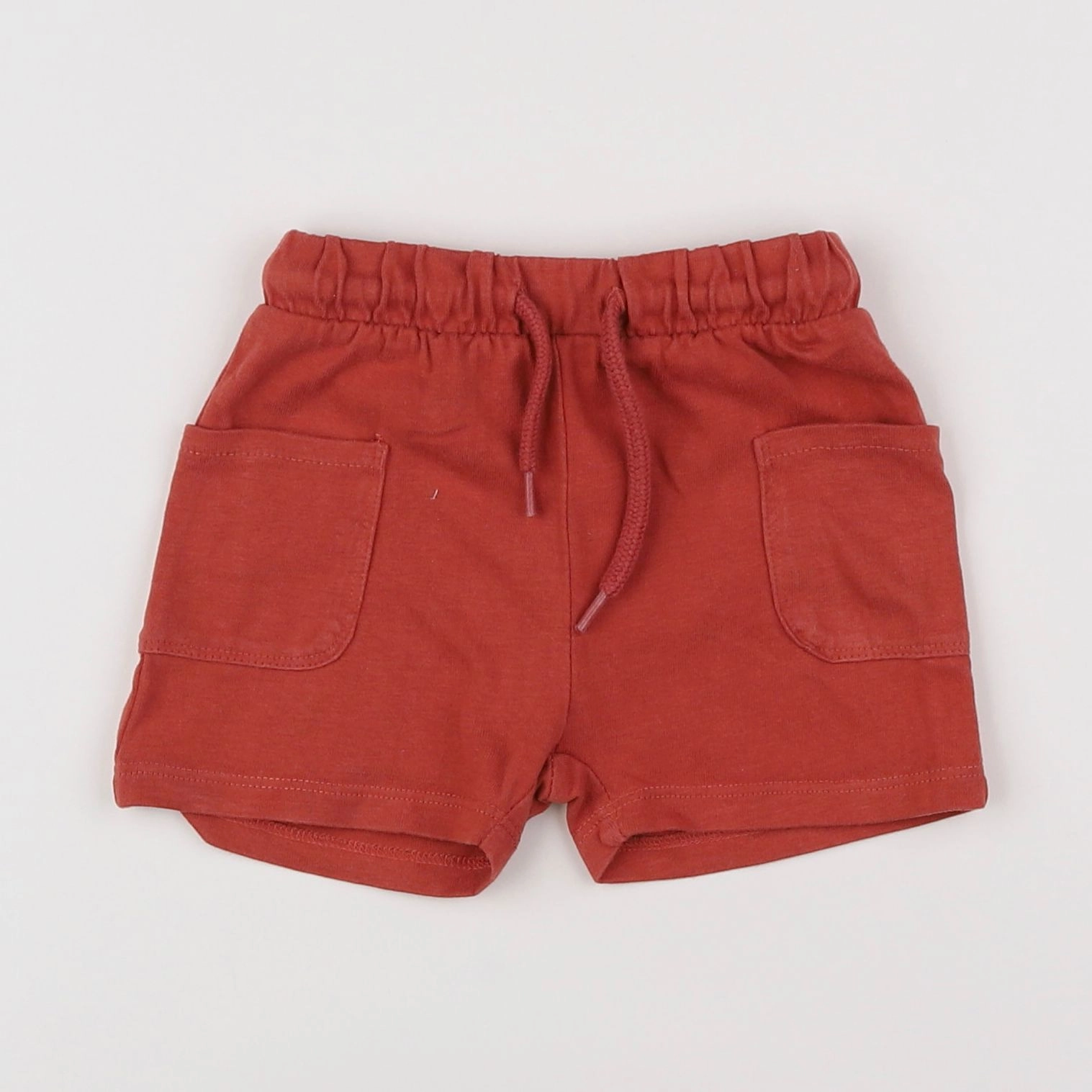 Vertbaudet - short rouge - 6 mois