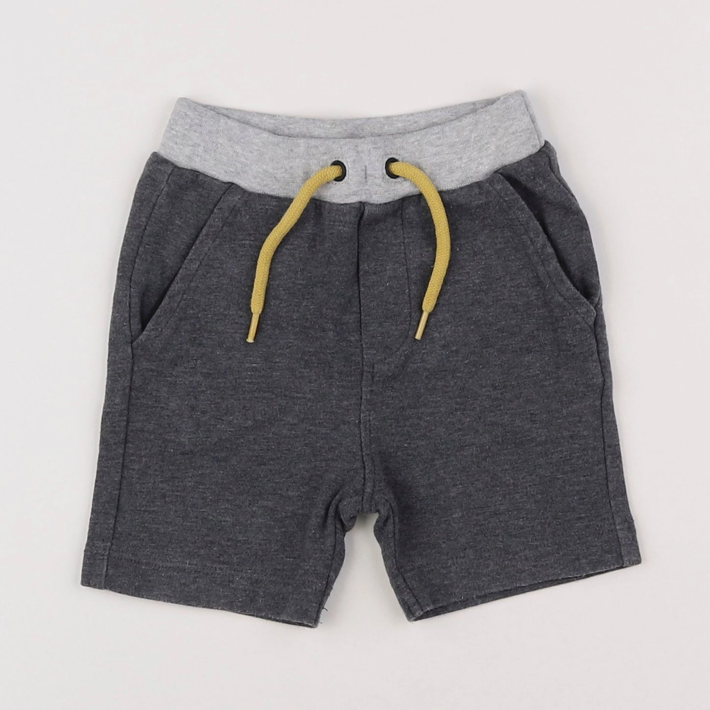 IKKS - short gris - 12 mois
