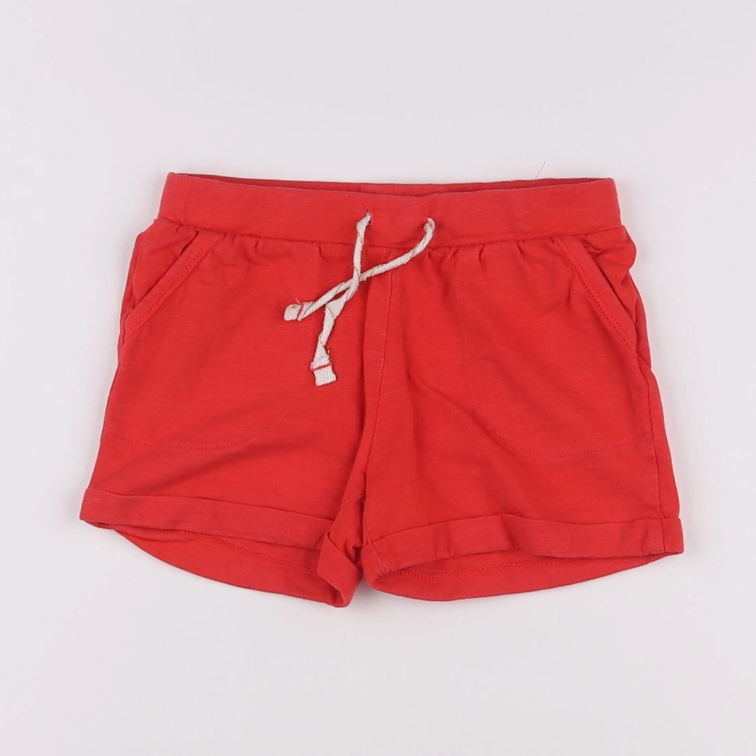 Vertbaudet - short rouge - 6 ans