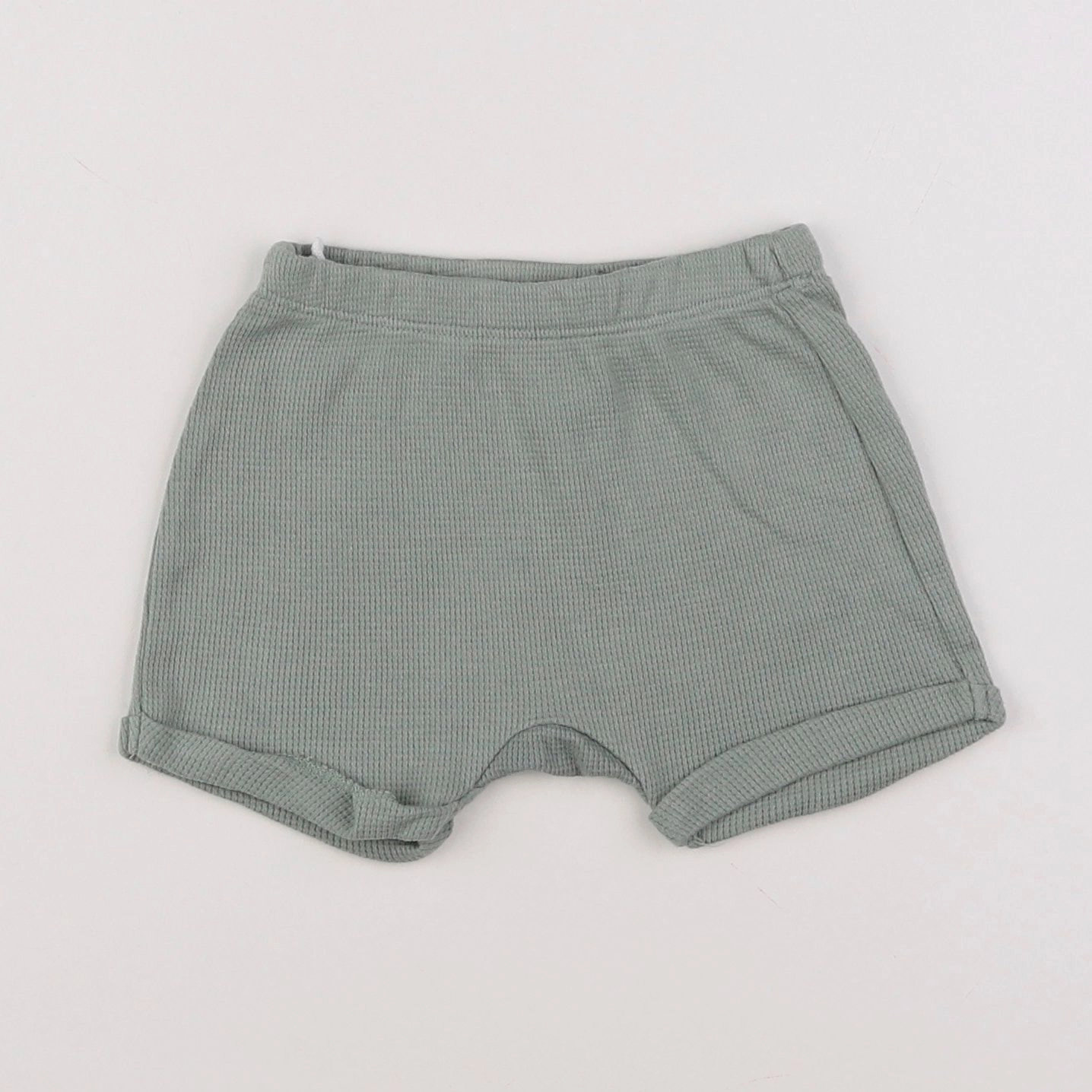 H&M - short vert - 1/3 mois