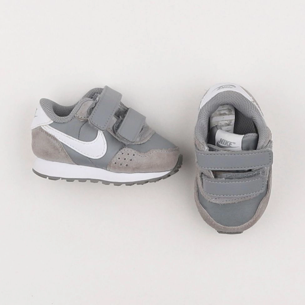 Nike - baskets gris - pointure 17