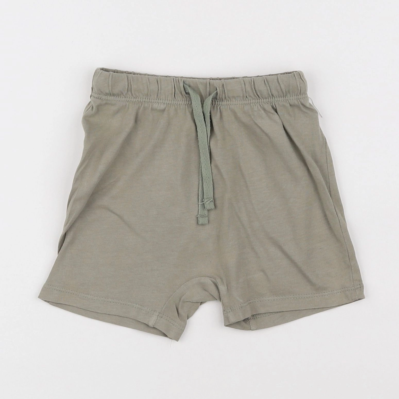 H&M - short vert - 18 mois à 2 ans