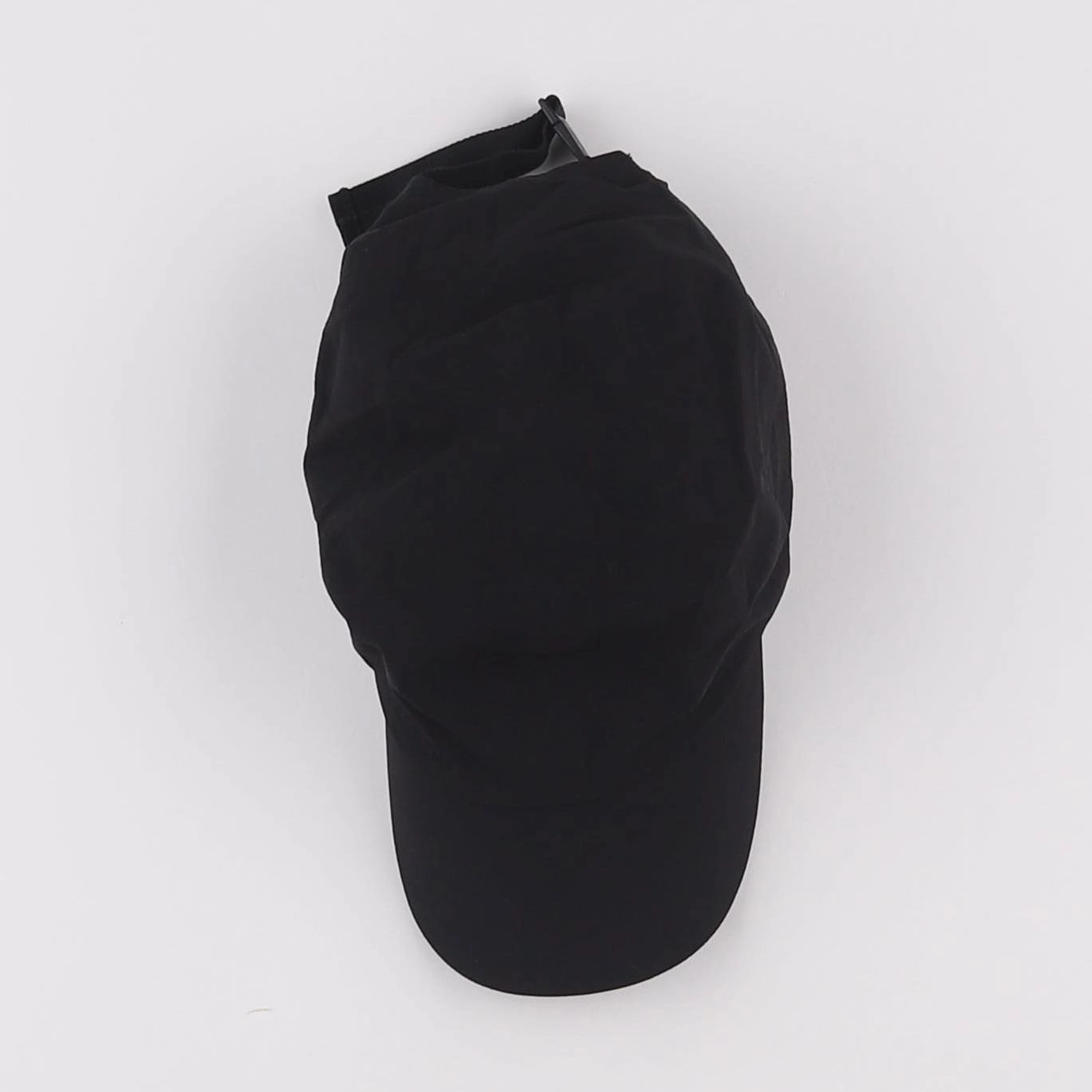 Uniqlo - casquette noir - 7/10 ans