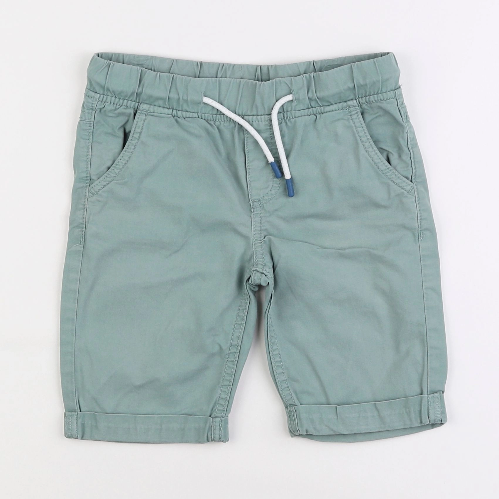 Vertbaudet - short vert - 7 ans