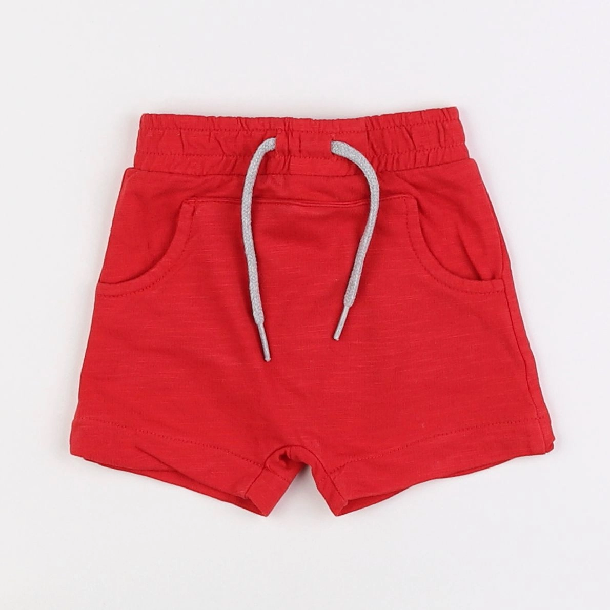 Vertbaudet - short rouge - 3 mois