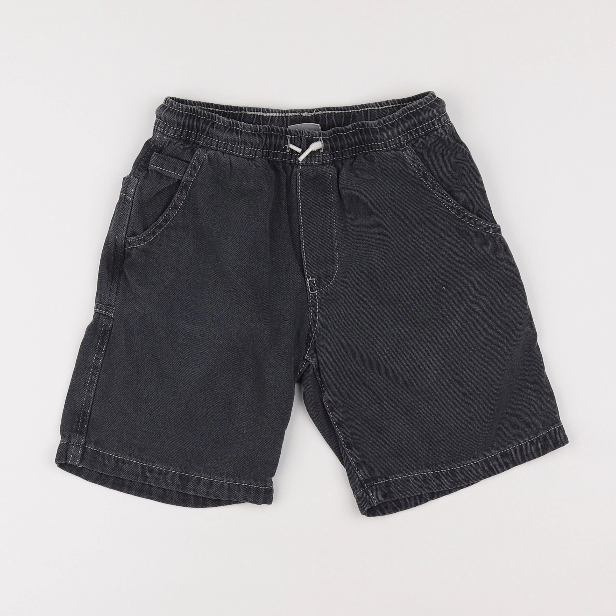 Zara - short gris - 9 ans