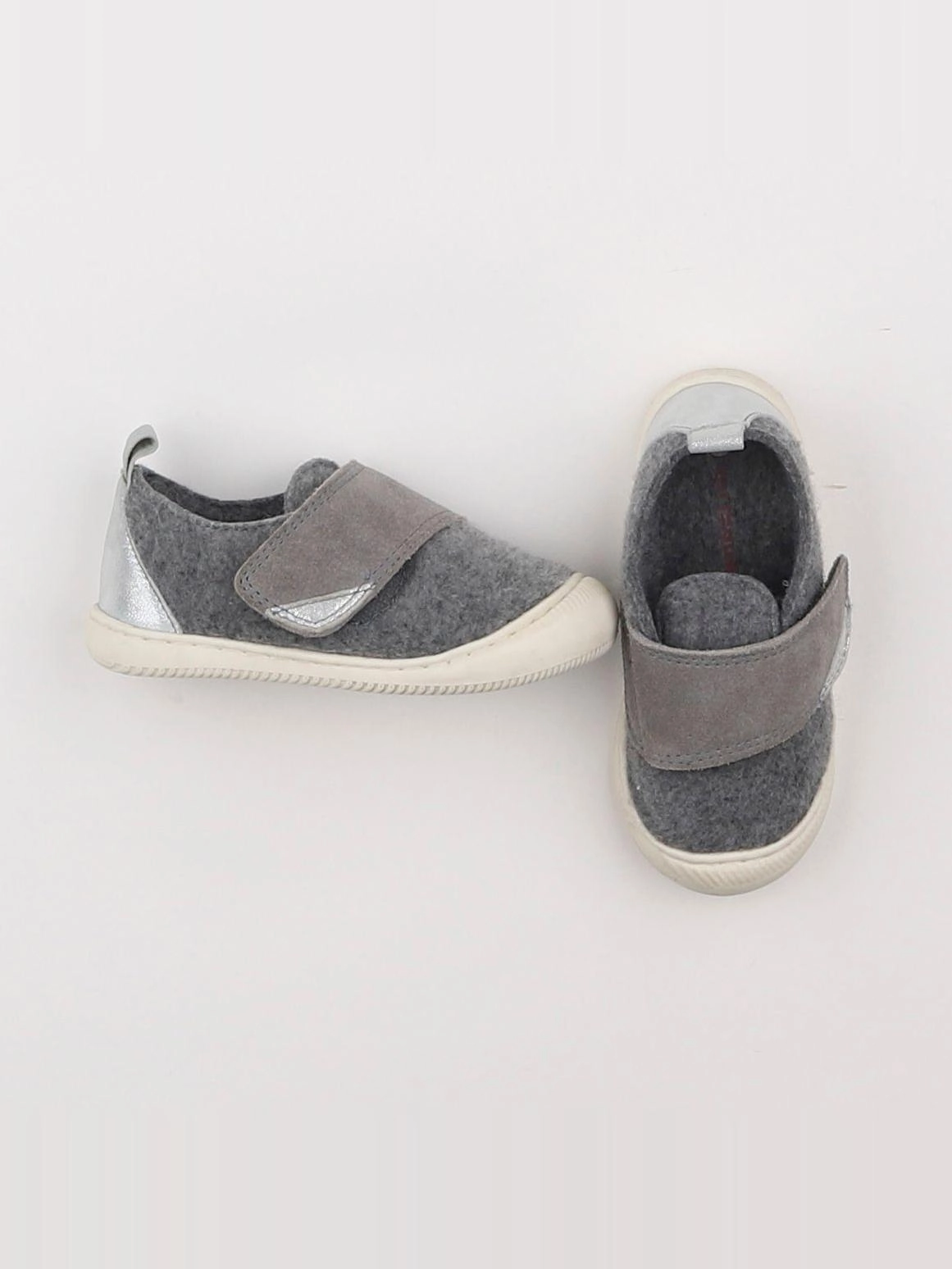 Vertbaudet - chaussons gris - pointure 22