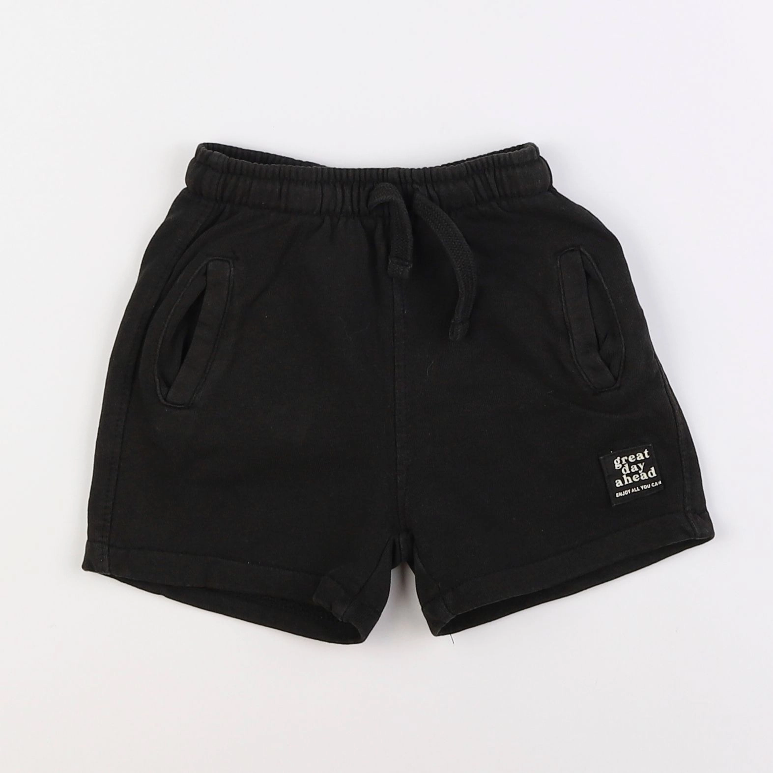 Zara - short noir - 3 ans