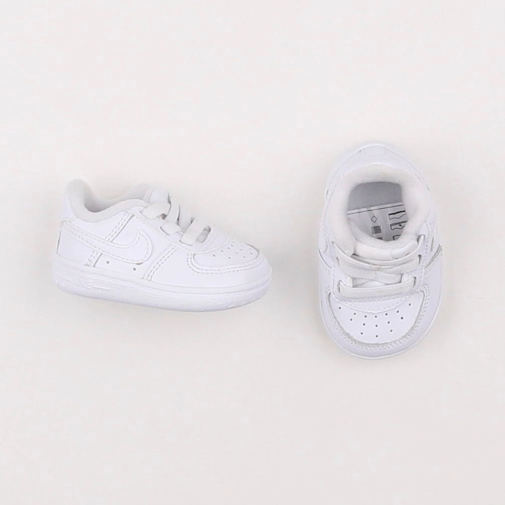 Nike - chaussons blanc - pointure 16