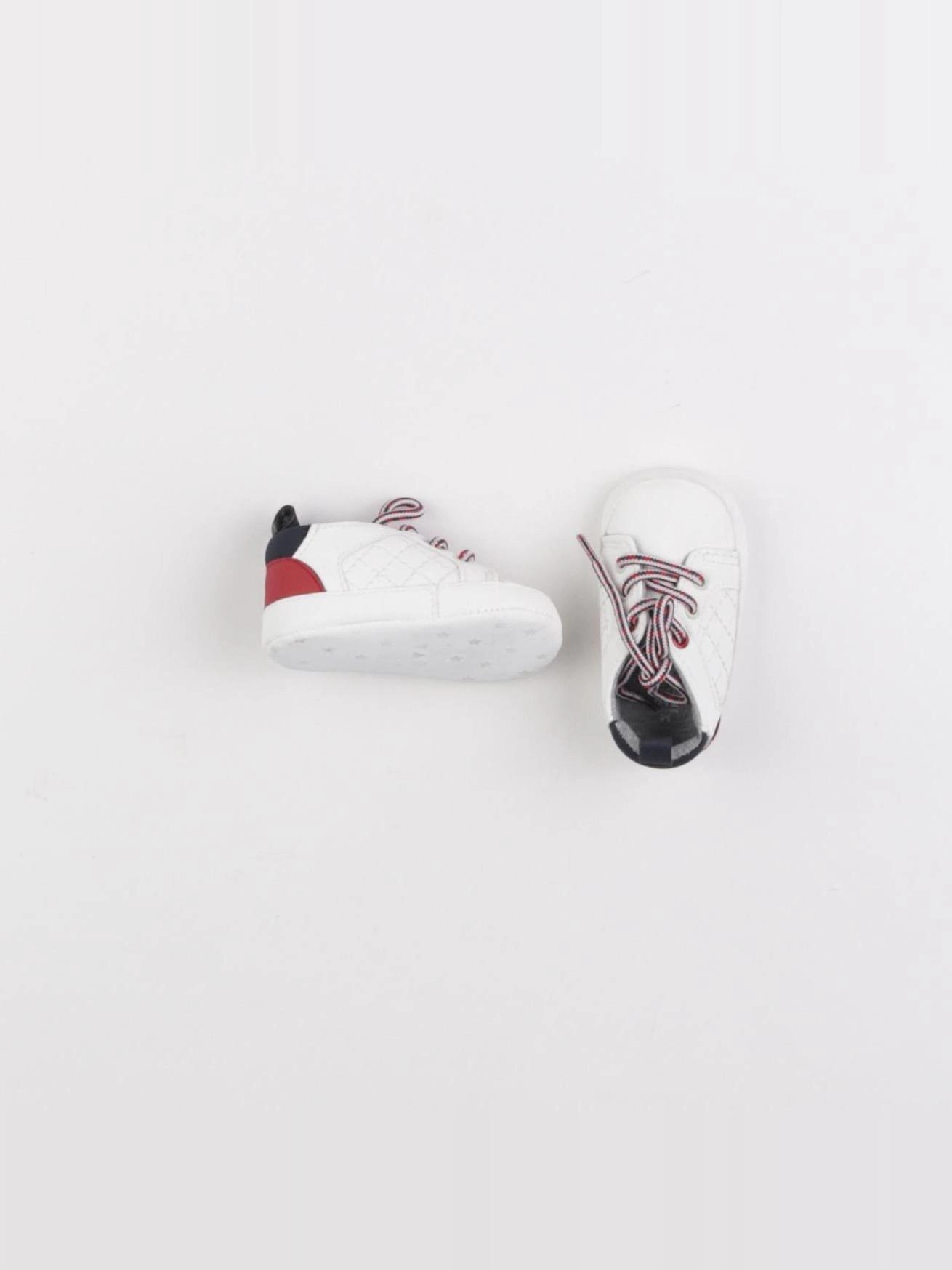 Tape à l'oeil - chaussons blanc - pointure 17