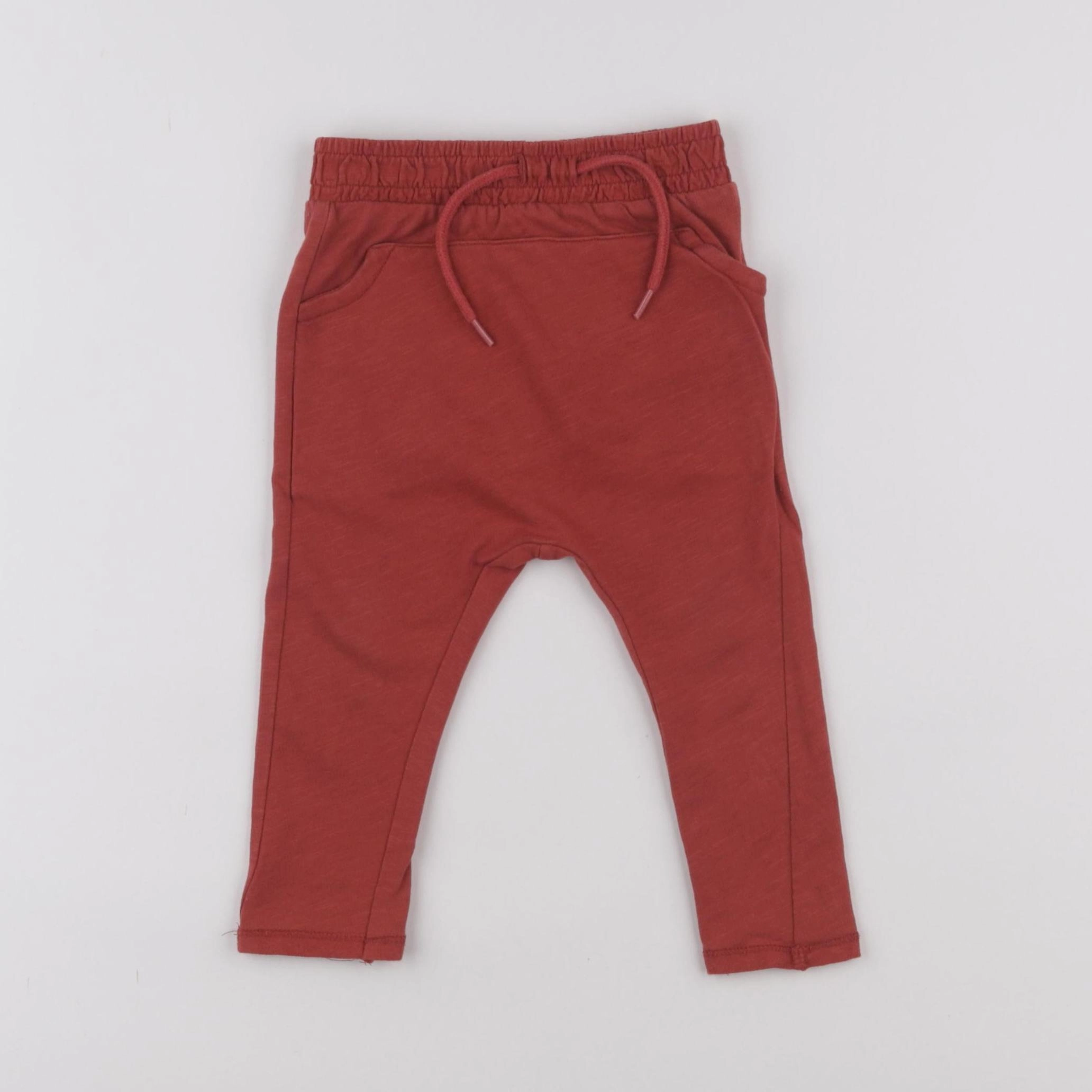 Vertbaudet - jogging rouge - 6 mois