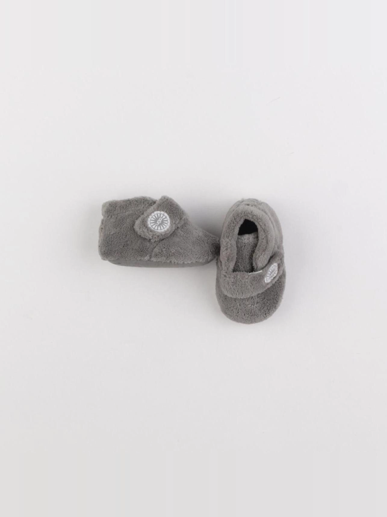 UGG - chaussons gris - pointure 16