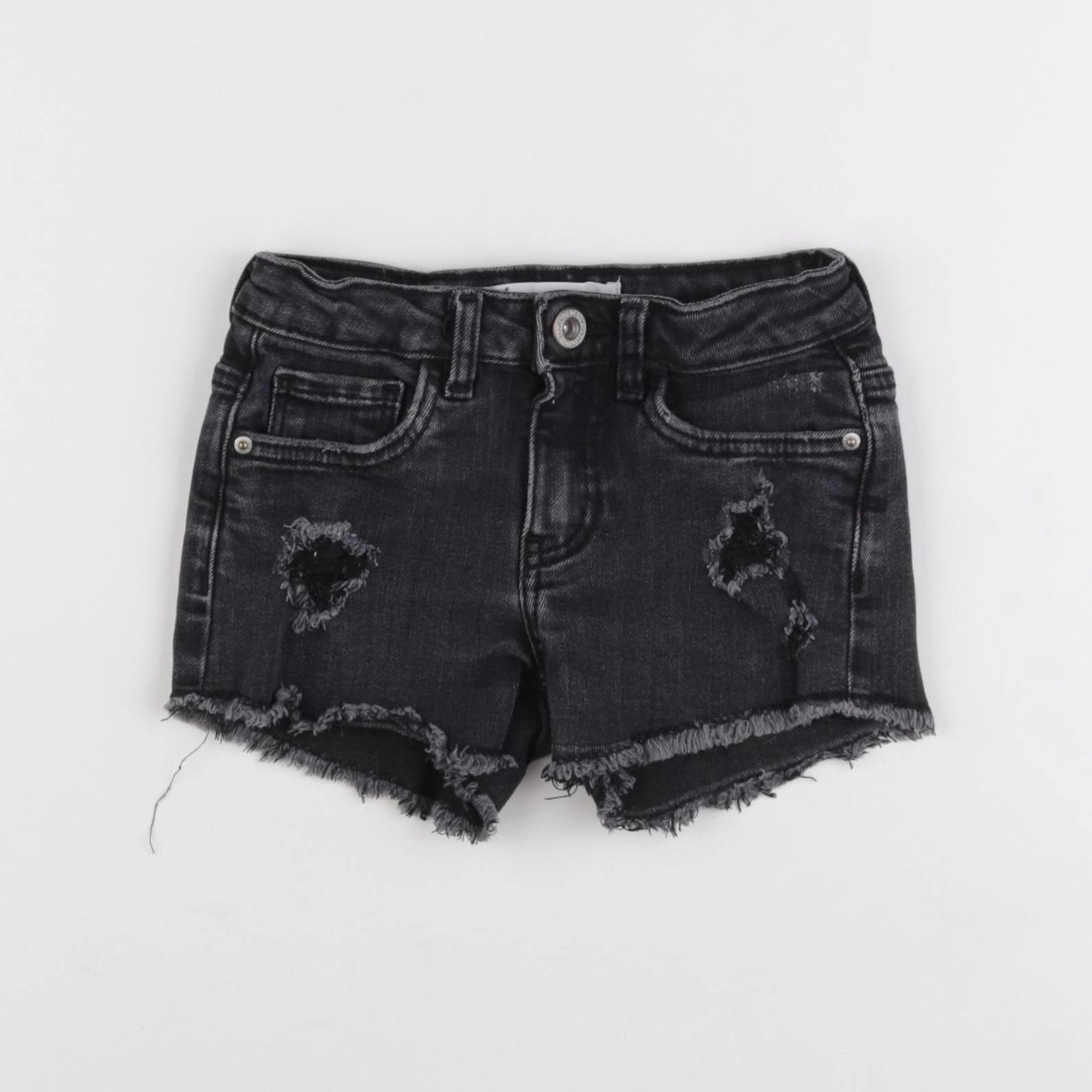 Zara - short gris - 5 ans