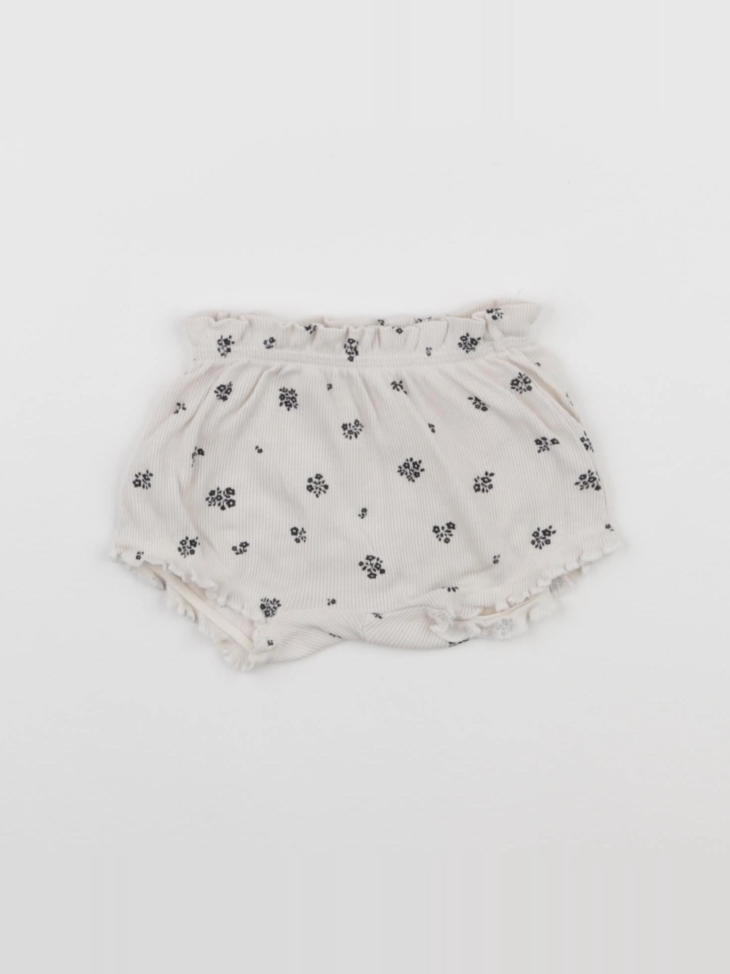 H&M - short beige - 1 mois