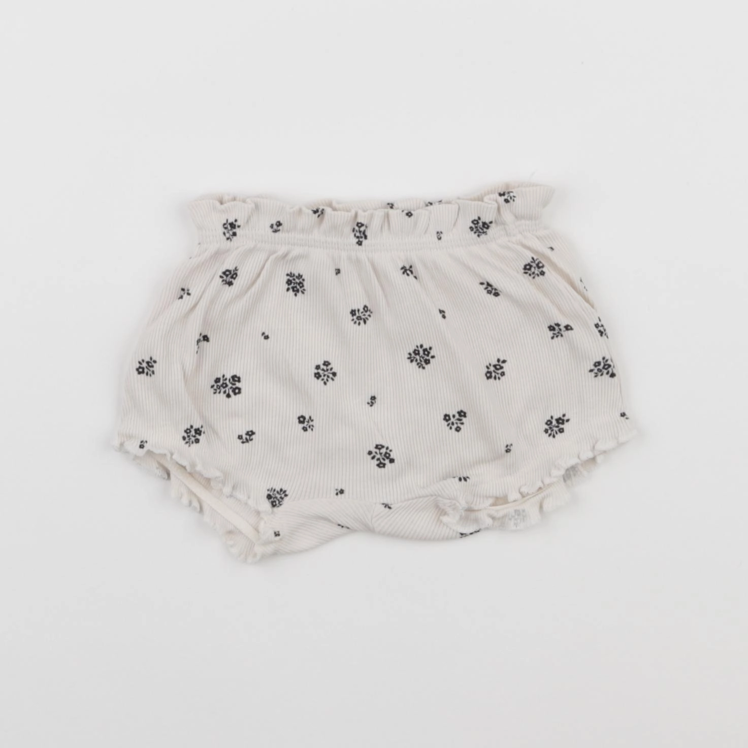H&M - short beige - 1 mois