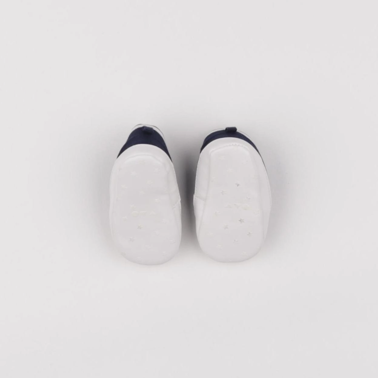 Tape à l'oeil - chaussons bleu - pointure 17