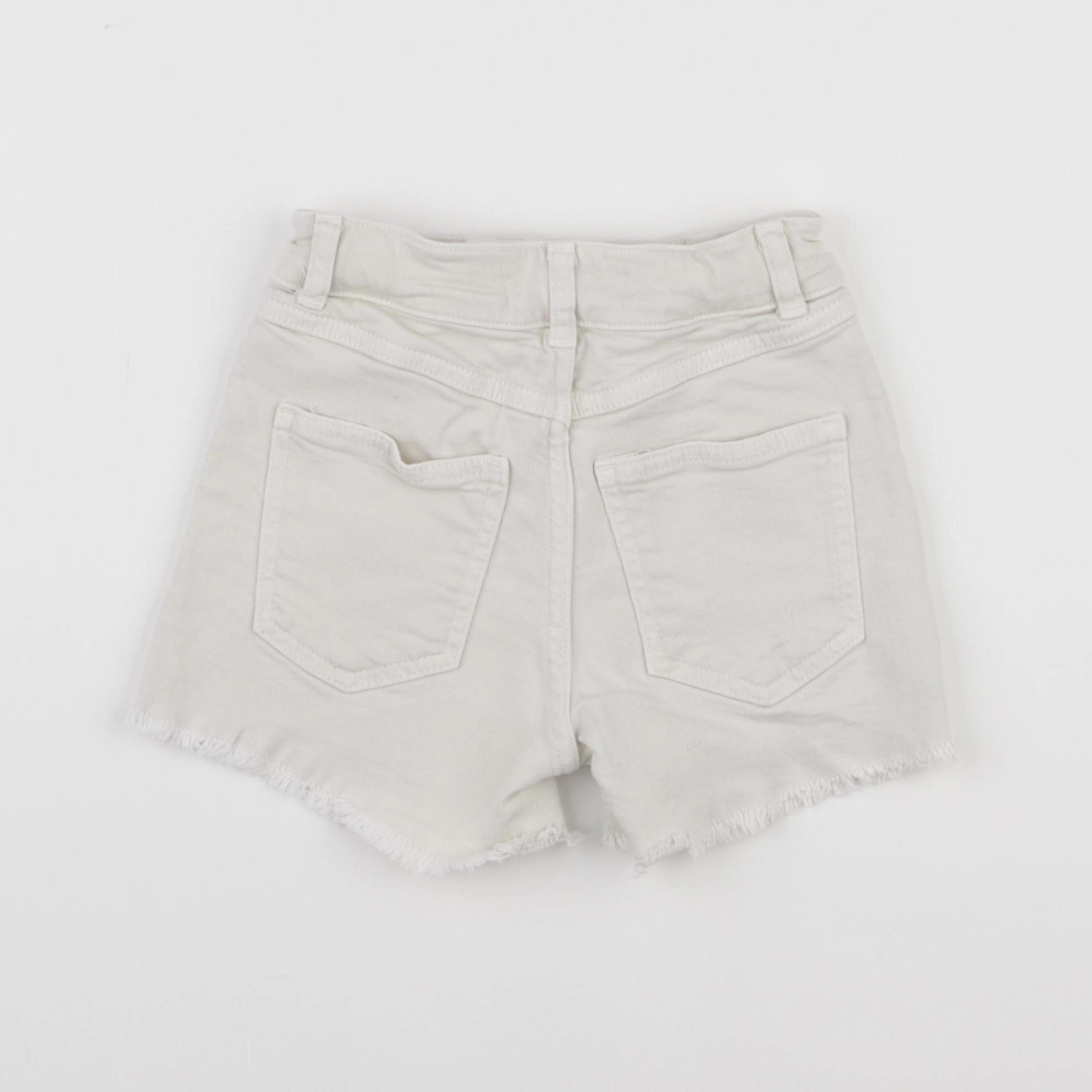 Zara - short beige - 7 ans