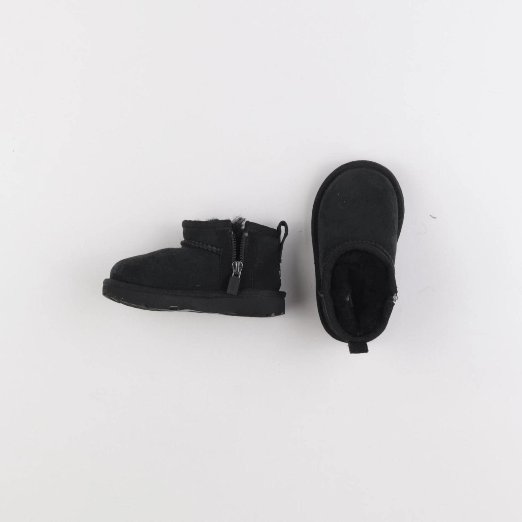 UGG - bottes noir - pointure 22