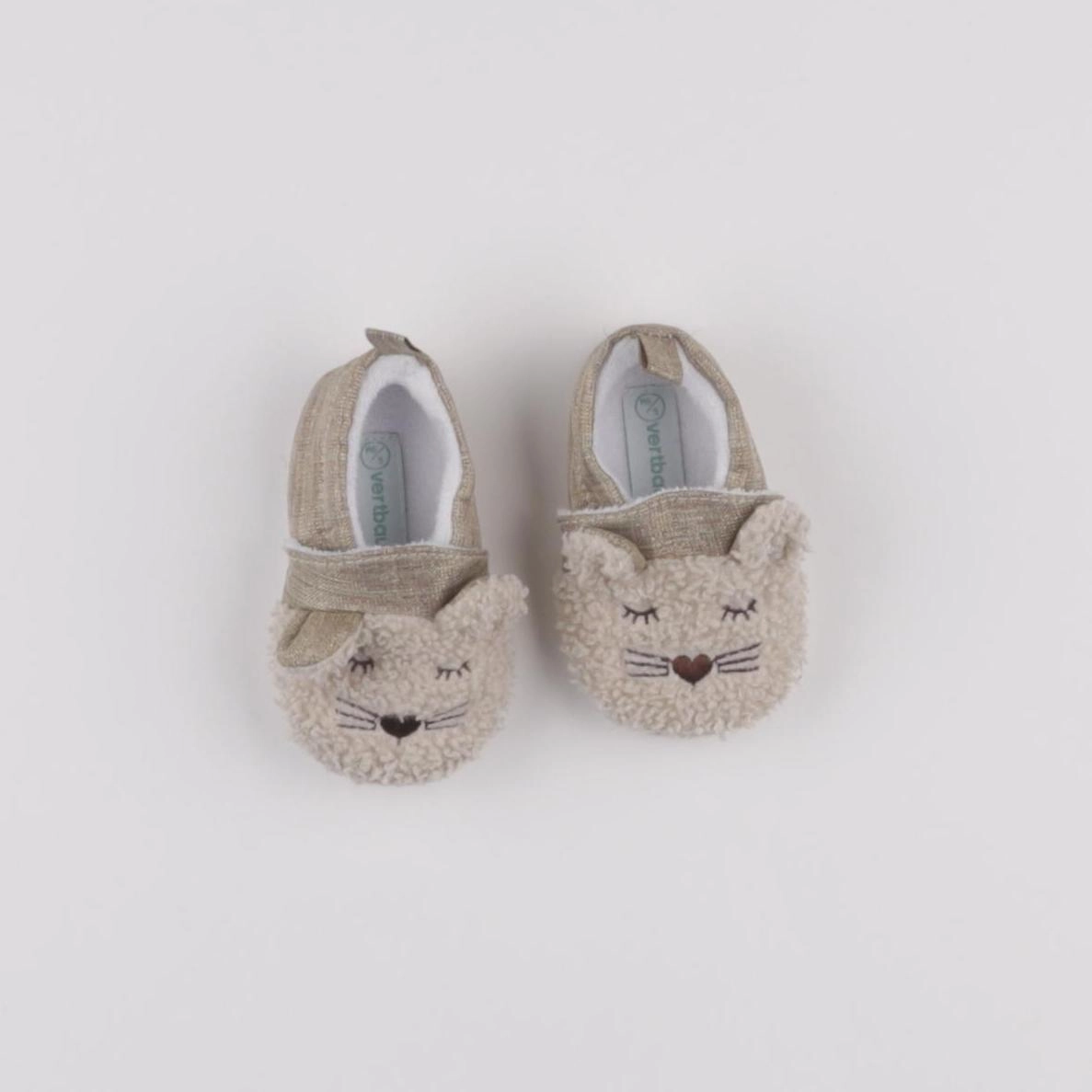 Vertbaudet - chaussons beige - pointure 18