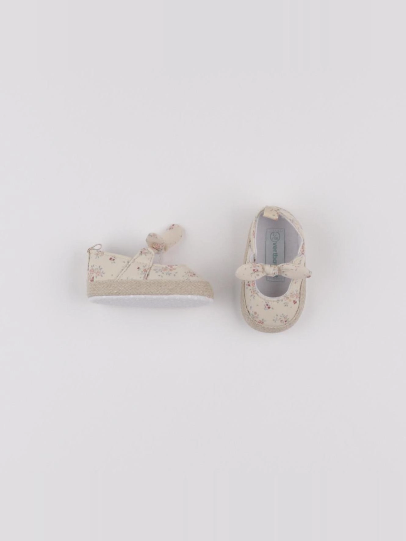 Vertbaudet - chaussons beige - 3/6 mois