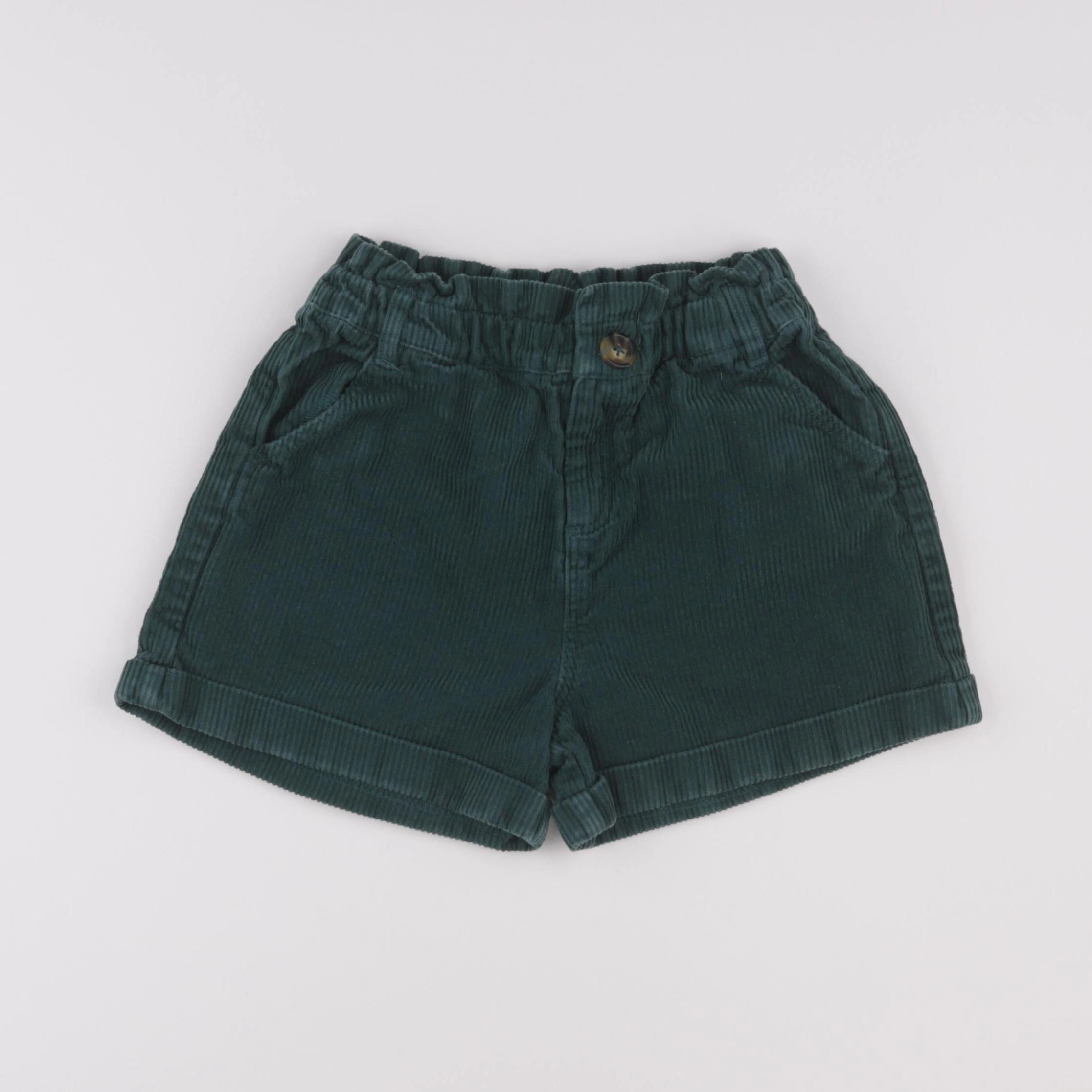 Vertbaudet - short vert - 7 ans