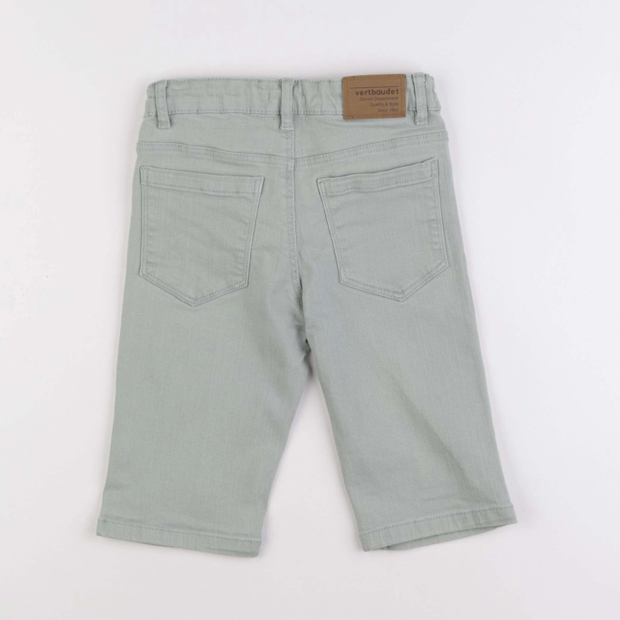 Vertbaudet - short vert - 8 ans