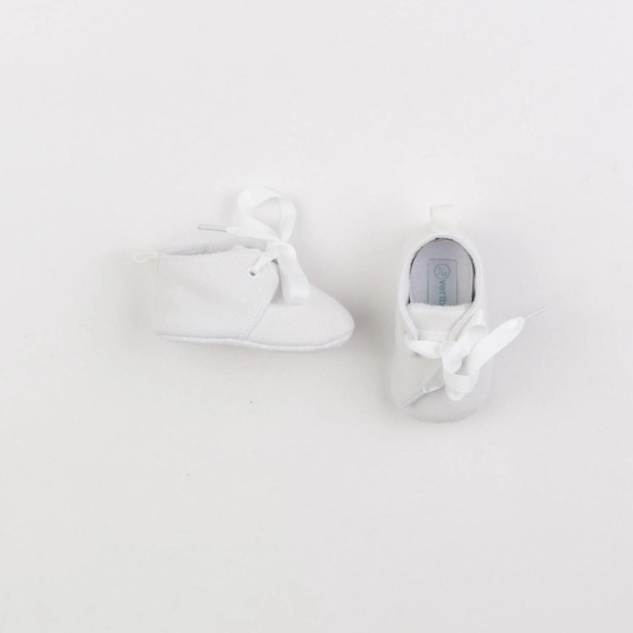 Vertbaudet - chaussons blanc - pointure 17