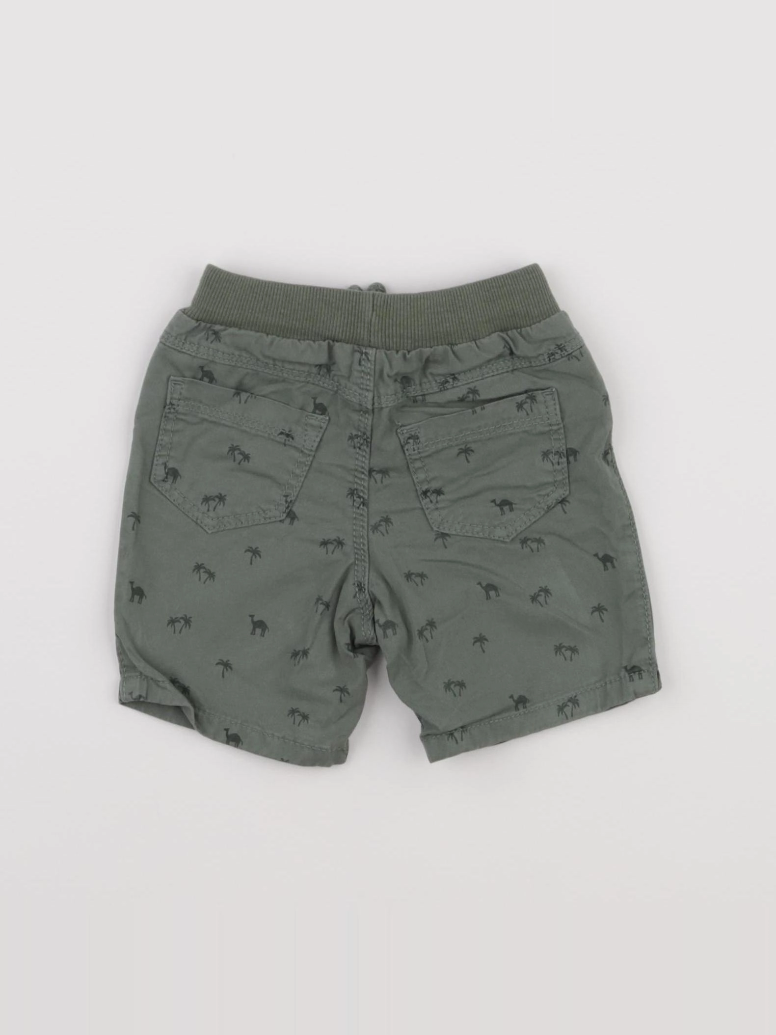 Tape à l'oeil - short vert - 6 mois