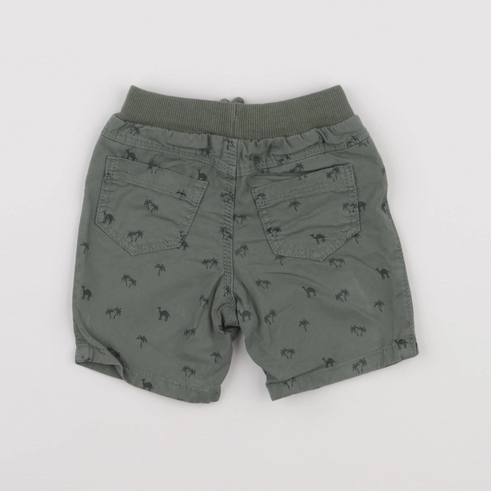 Tape à l'oeil - short vert - 6 mois