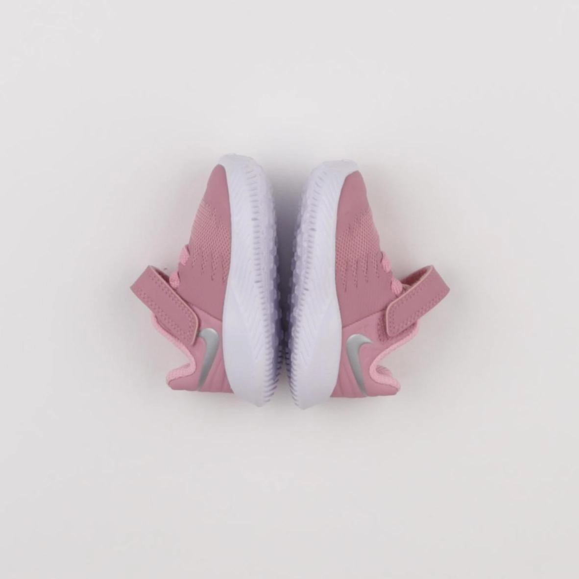 Nike - tennis élastiqué rose - pointure 17