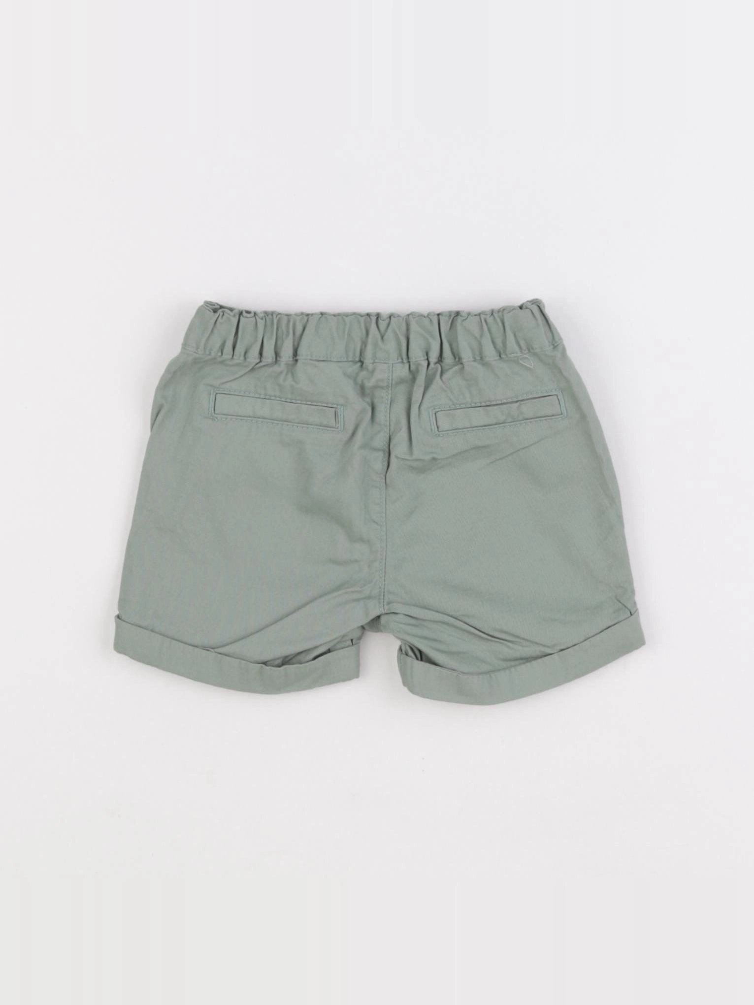 H&M - short vert - 3/6 mois