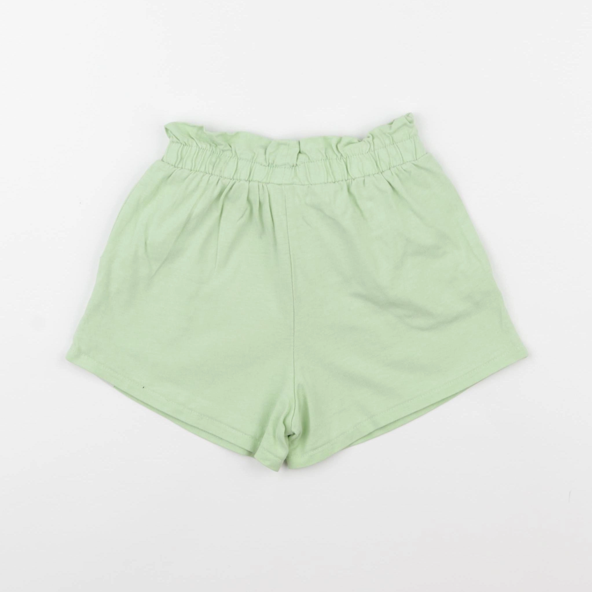 Zara - short vert - 7 ans
