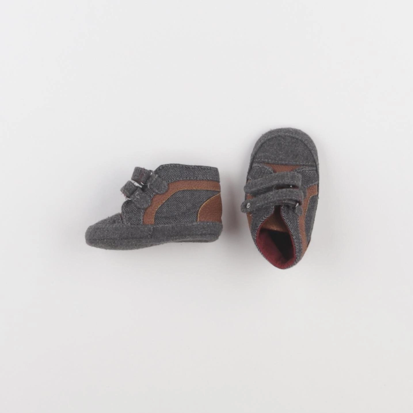 Tape à l'oeil - chaussons gris - pointure 18/19