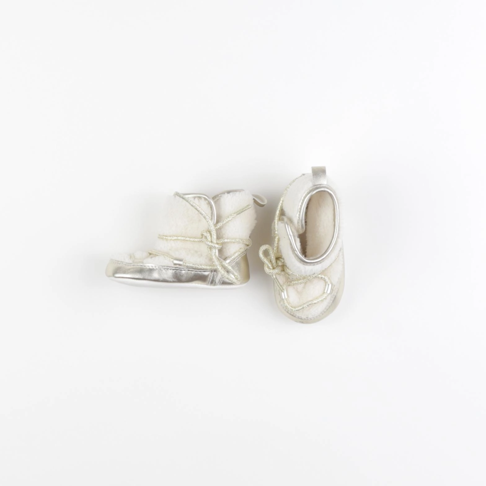 Tape à l'oeil - chaussons or - pointure 18/19