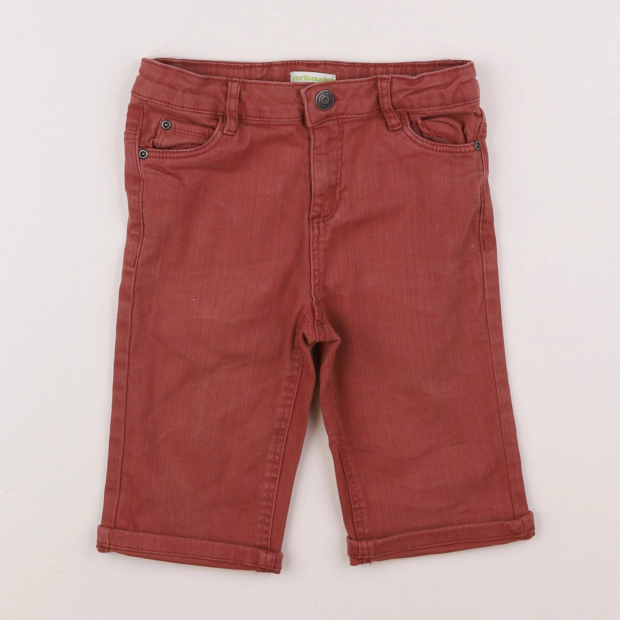 Vertbaudet - short rouge - 8 ans