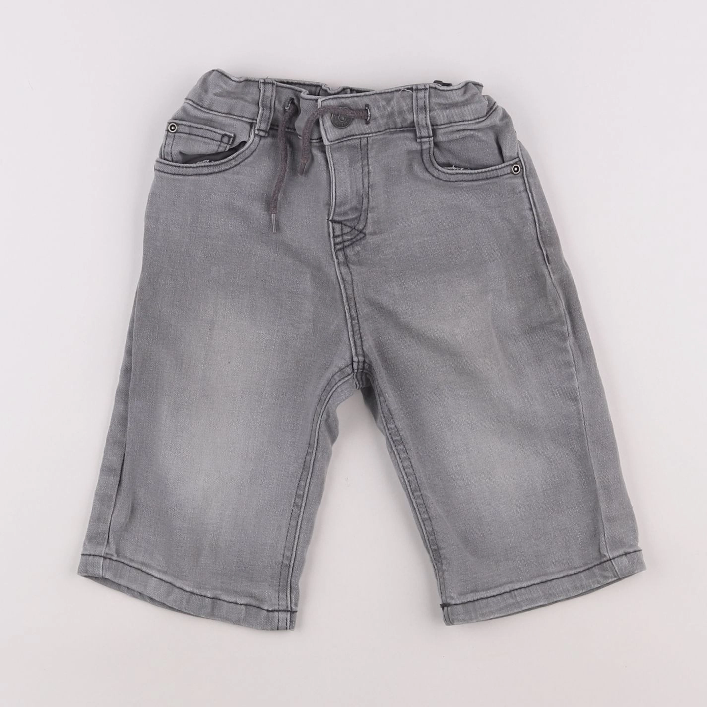 Vertbaudet - short gris - 6 ans