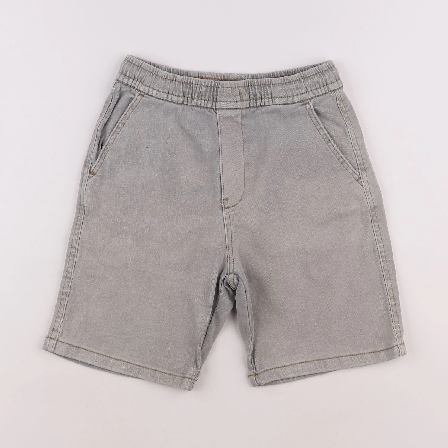 Zara - short gris - 9 ans