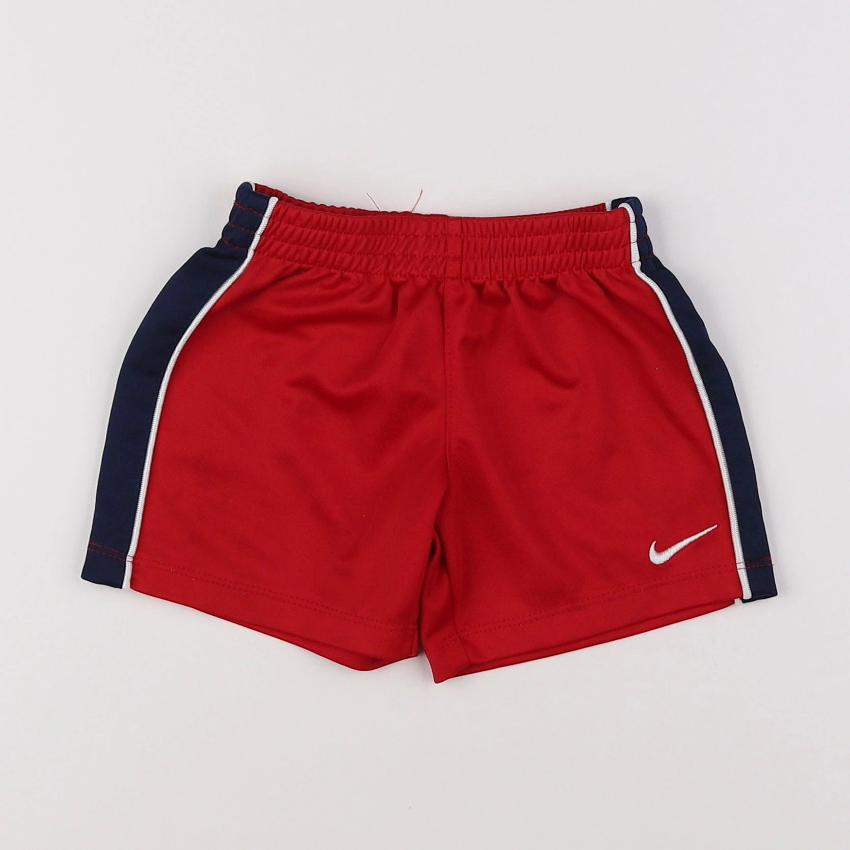 Nike - short rouge - 18 mois