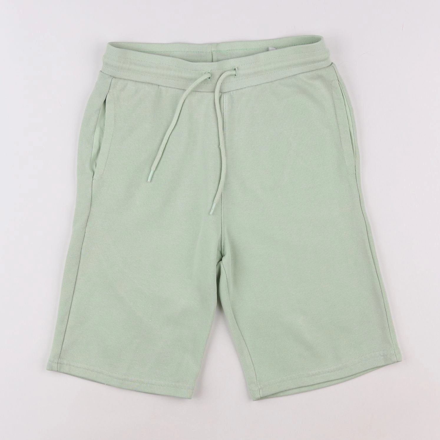 H&M - short vert - 9/10 ans