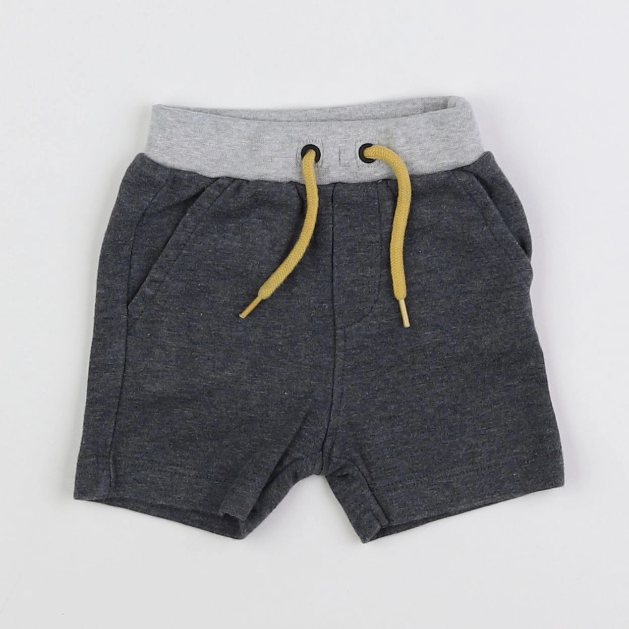 IKKS - short gris - 3 mois