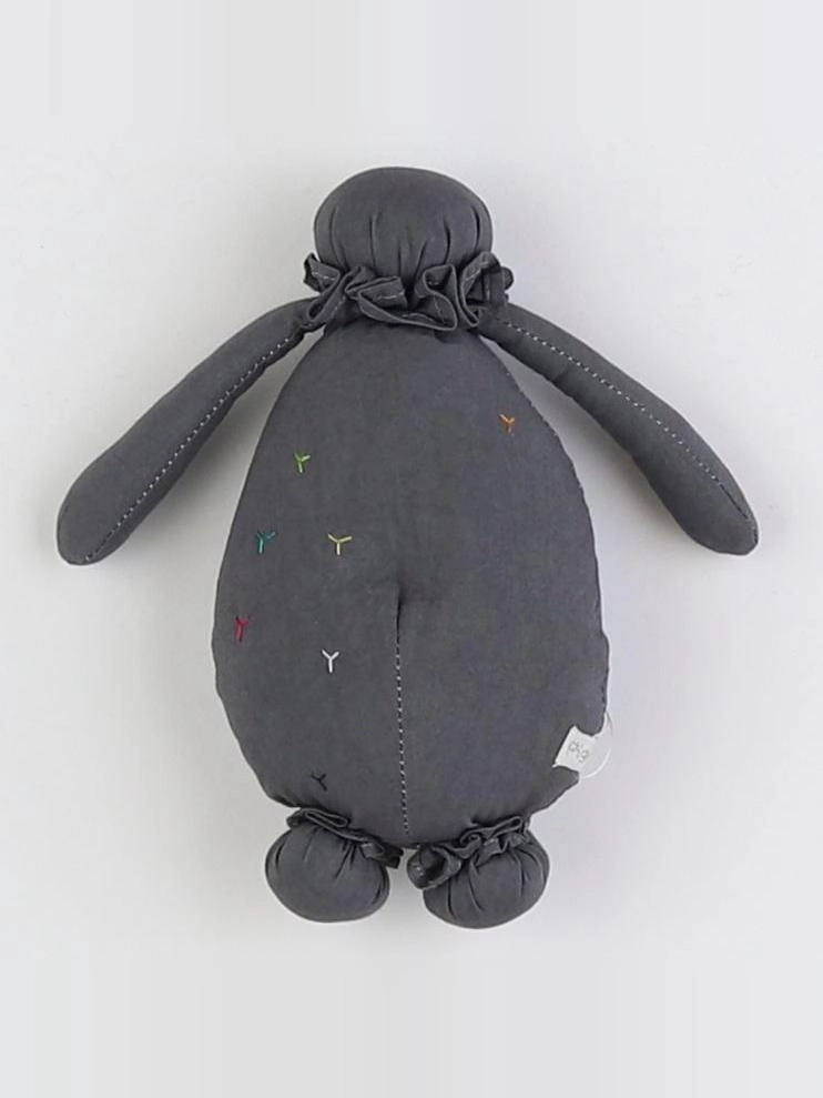 Pigmée - poupée grise collerette étoiles multicolores - 20 cm