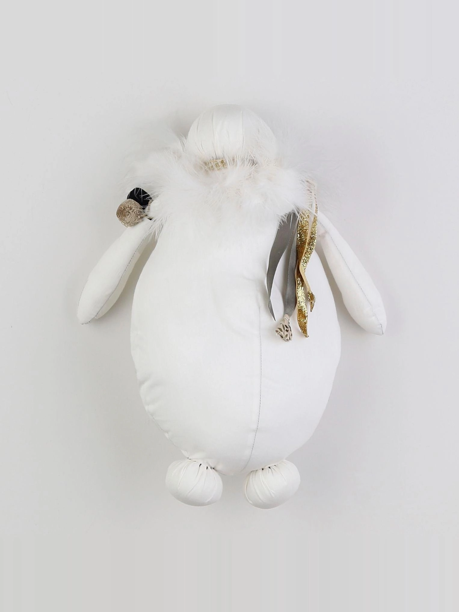 Pigmée - poupée blanche collerette plume - 38 cm 