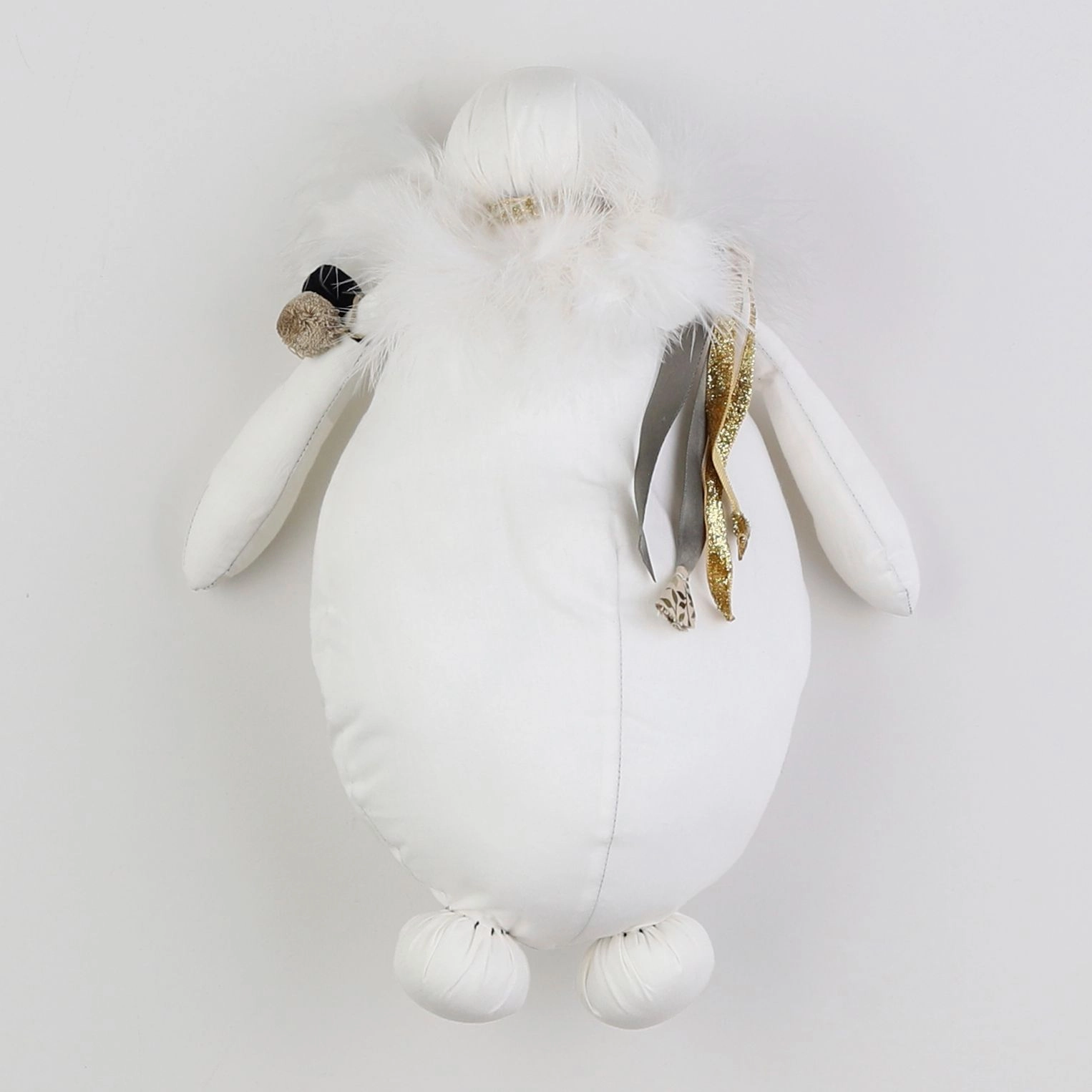 Pigmée - poupée blanche collerette plume - 38 cm 