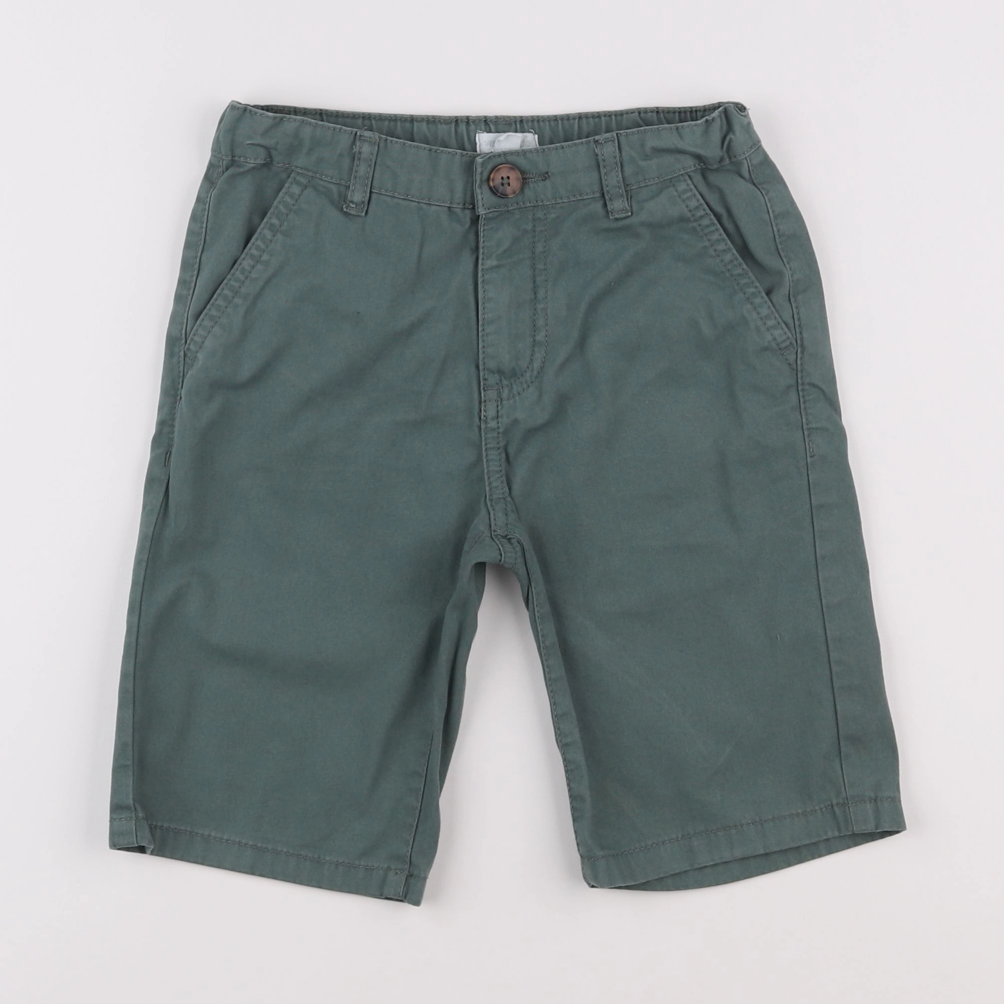 Vertbaudet - short vert - 7 ans