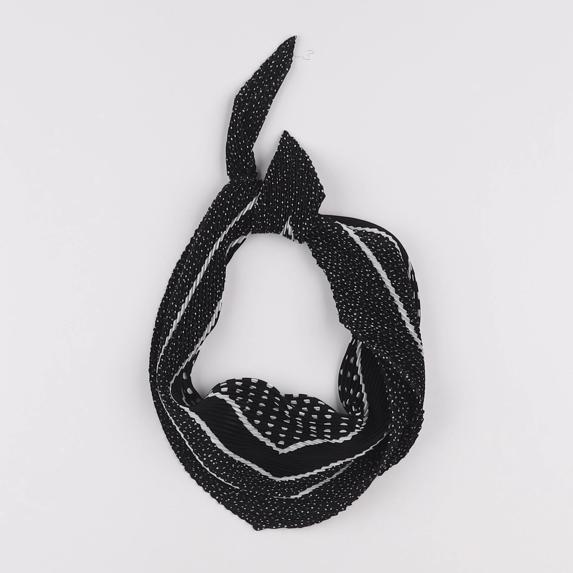 IKKS - foulard noir - 8/14 ans