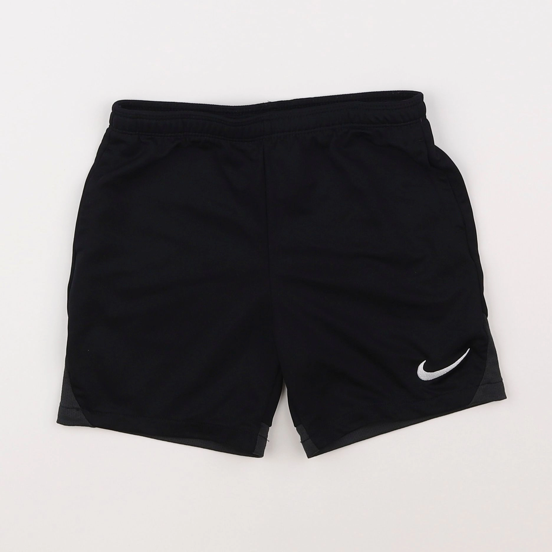 Nike - short noir - 6/7 ans