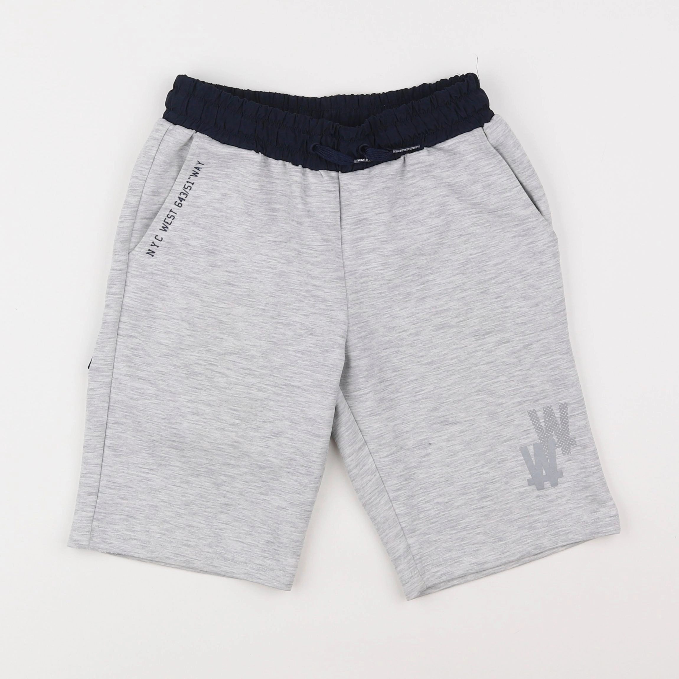 IKKS - short gris - 8/10 ans