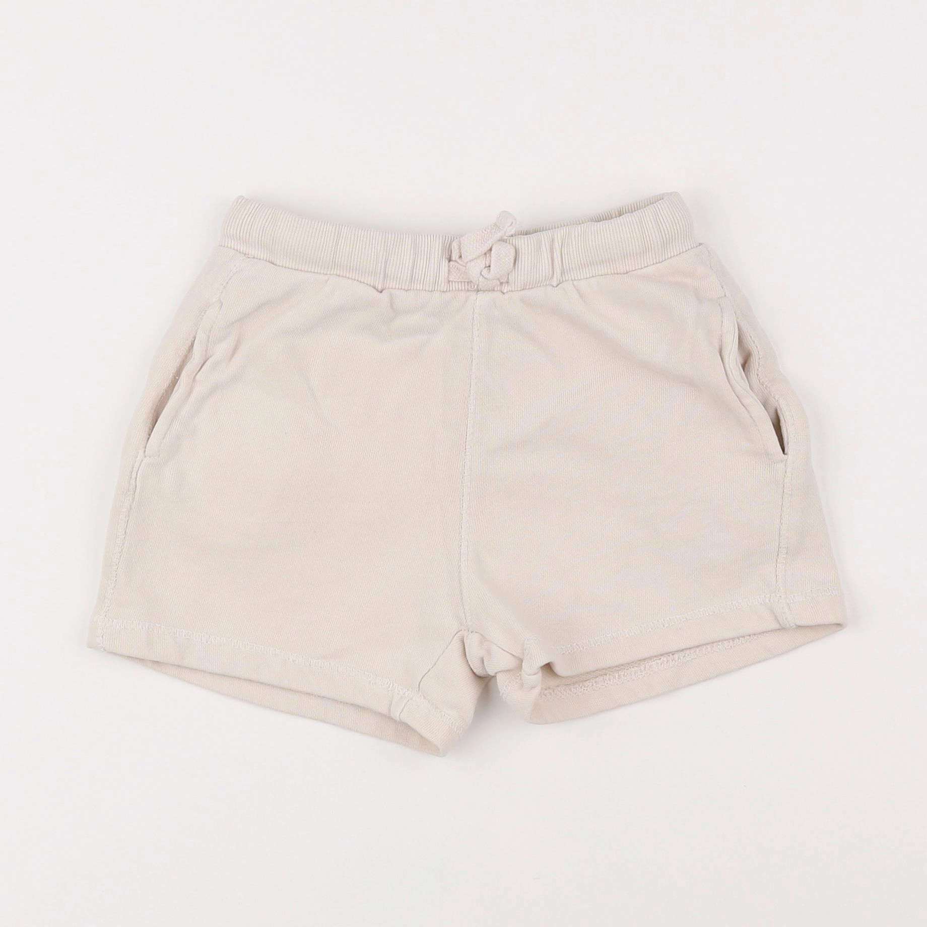 Zara - short beige - 4/5 ans