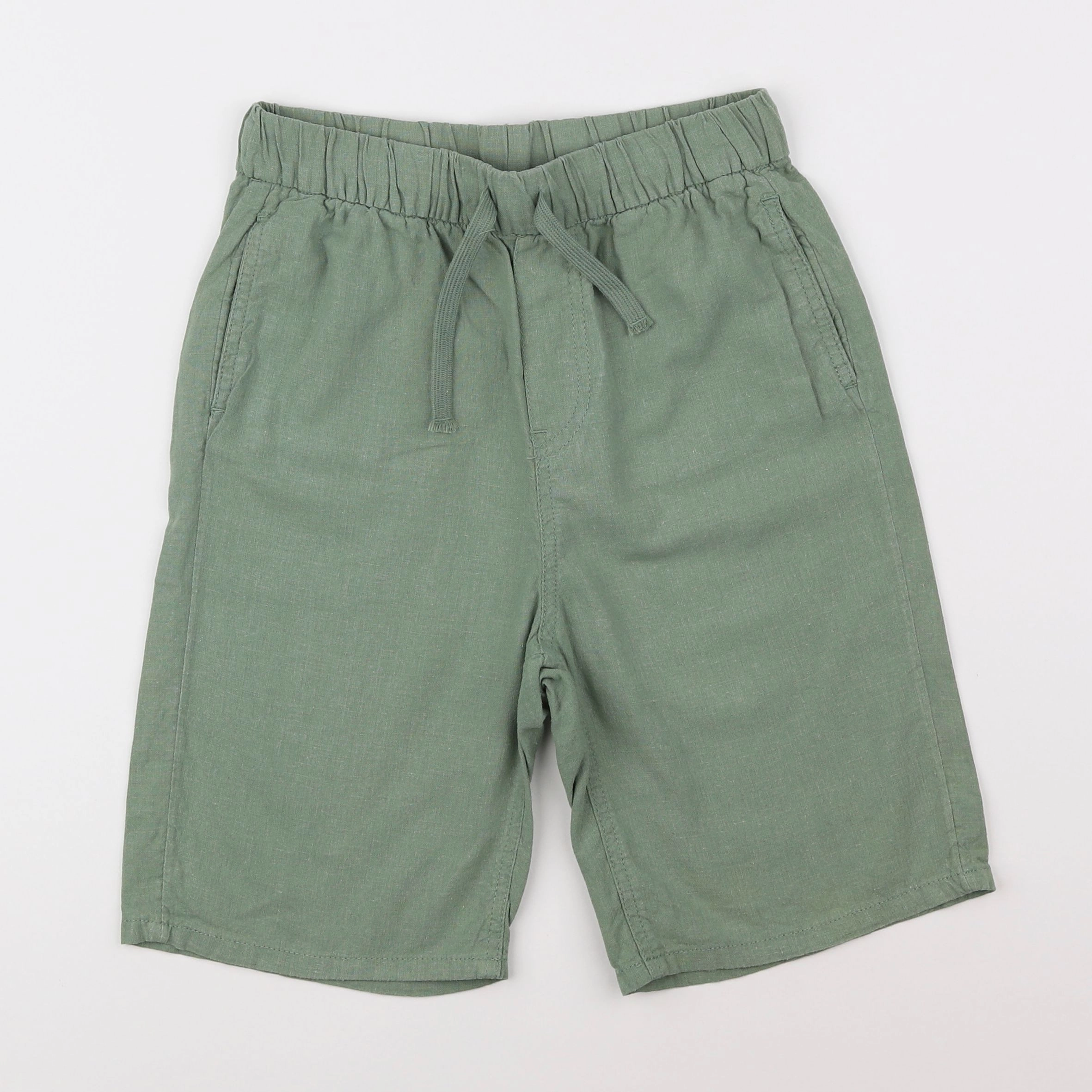 H&M - short vert - 9/10 ans